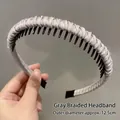 Braided grey headband with non-slip teeth for women, 12.5cm diameter stylish hairband - Gray