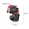 Kerst kattenspeld van zwart emaille met kerstmuts en afmetingen van 4,2 cm bij 3,2 cm - Zwarte Kat met Kerstmuts (C439-B)