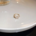 Boucle d'oreille manchette papillon dorée avec strass zircon sans perçage - Petit clip d'oreille papillon en zircon doré droit