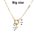 Makroaufnahme der 18k vergoldeten Kette mit 13mm Zirkon-Buchstaben Y und Ringverschluss - Groß-A / Gold