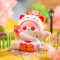 Statuetta gatto fiore di pesco con amuleto, decorazione creativa da scrivania - Gatto Romantico (A109)