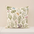Blumen-Kissenbezug mit bunten Pflanzen und Schmetterlingsmuster auf beigem Stoff - Beige Frische Blumen-YMS47-4 / 45x45cm(Nur Bezug)