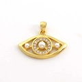 Ciondolo a occhio placcato oro 18K con tre perle e zirconi brillanti su sfondo bianco - Grande Occhio di Perla