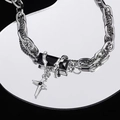 Dettaglio della collana a doppia catena argento con gemma nera e ciondolo a croce - Collana (50cm+5cm) / Zircone Nero Nero