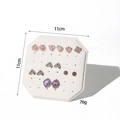 Détail du présentoir à boucles d'oreilles octogonal en tissu beige avec strass - Présentoir Boucles d'Oreilles 36 Trous Lin Blanc