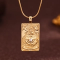 Collana con carta dei tarocchi dorata con ciondolo quadrato e zircone incastonato - Rilievo Mistico Zircone / Oro (X6056GD)