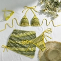 Dreiteiliges Bikini-Set mit Wellenstrickmuster, Neckholder-Top und Kordelzug-Rock - S / Gelb