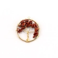 Detailopname van de levensboom-hanger van gouddraad met bladeren van rood kristalsteen-gruis - Rode jaspis levensboom / 30mm / Goud