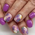 Kurze eckige künstliche Nägel mit lila Farbe und Lavendel-Blumenmustern zum Aufkleben - Gelbes Gelee-Kleber-Set