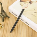 Elegante penna a sfera nera con dettagli in oro rosa e cristallo a forma di cuore in cima - Nero