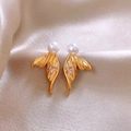 French style gold fishtail earrings with white pearl and heart-shaped zircon detail - Gold