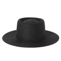 Dettaglio ravvicinato di un cappello di paglia nero con trama a spirale e corona piatta - Regolabile / Nero