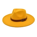 Détail du chapeau en laine jaune à large bord avec bande en cuir brun et boucle métal - M (56-58cm) / Jaune