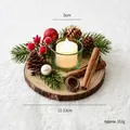 Kerst kandelaar met houten voet, dennenappels, bessen en kaneelstokjes decoratie - Kaneel Rode Bessen Stijl (Berken)