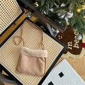 Bolso de hombro de ante sintético marrón con ribete de felpa blanca para invierno - Marrón