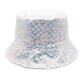 Détail d'un chapeau bob à paillettes argentées montrant la texture et le bord ondulé - M (56-58cm) / Blanc