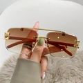 Lunettes de soleil aviateur rétro avec verres dégradés marron et branches en grain de bois - Monture Dorée Verres Thé Dégradé