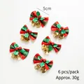 Set di 6 fiocchi natalizi scozzesi da 5 cm con campanelli dorati e bacche rosse - Foglia Verde Scozzese