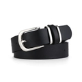 Detailopname van een Y2K punk zwarte leren riem met zilveren gesp en dubbele metalen lussen - 105cmx3cm / Zwart