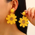 Handmade woven sunflower earrings in yellow raffia for a summer vacation look - Golden Yellow Sunflower Style (10313)