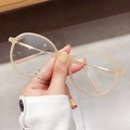 Montatura per occhiali tonda in resina beige con sottili stanghette in metallo oro - Tè chiaro