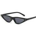 Occhiali da sole cat-eye neri con eleganti dettagli con borchie dorate - Montatura Nera Lenti Grigio Nero