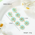 Detail of blue daisy drop earrings in gold plating with dimensions 5.9cm and 1.2cm - Blue 4-Flower Earrings