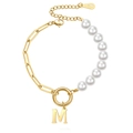 Letter M pearl and paperclip chain bracelet in gold finish stainless steel - Gold - Letter M
