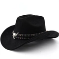 Détail du chapeau de cowboy noir avec bande ethnique et ornement de crâne de taureau - M (56-58cm) / Noir