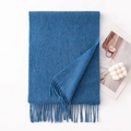 Sciarpa in lana blu islandese con frange, tocco cashmere e consistenza spessa - 180x30cm / Blu Oceano (-30)