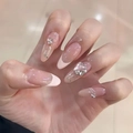 Unghie finte sfumate rosa con punte French bianche e decorazioni a cuore con diamanti - Tutte taglia S