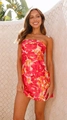 Détail de la robe bustier à imprimé floral vibrant avec finition satinée soyeuse - Rouge Fleuri