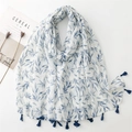 Blauer botanischer Blattdruck-Schal mit kleinen Fransen auf weißem, atmungsaktivem Stoff - 180cmx88cm / Blauer Blattdruck (SL2401-011蓝)