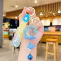 Portachiavi balena in acrilico con sfera glitterata e cinturino sfumato Bubble - Palla a Scuotimento con Fiori Secchi - Blu