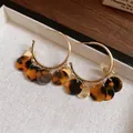 Pendientes de aro dorados retro con discos de leopardo y lentejuelas en tela beige - Dorado Marrón Leopardo (Pin de Plata)