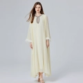 Robe longue plissée blanc cassé avec col perlé et poignets en plumes d'autruche - Taille unique / Abricot