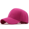 Detailaufnahme der rosaroten Baumwoll-Basecap mit Stoffstruktur und sechsteiliger Krone - Verstellbar / Fuchsia