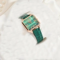 Montre carrée vert émeraude élégante avec bracelet en cuir de crocodile vert sur soie - Montre Seule