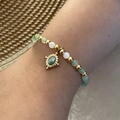 Bracciale di perline in pietra naturale con ciondolo verde e dettagli oro - Aventurina Verde