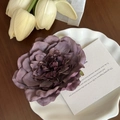 Barrette à cheveux fleur violette élégante sur une assiette décorative avec fond en bois - 16# Pivoine Violet Foncé