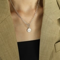 Collana minimalista in argento con chiusura OT e ciondolo rotondo con incisione Beloved - Color Acciaio