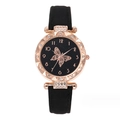 Κοντινό πλάνο καντράν πεταλούδα σε ροζ χρυσό με στρας και μαύρο λεπτό δερμάτινο λουράκι - Μόνο ρολόι / Μαύρο (5)