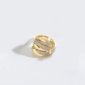 Elegante anillo abierto de oro multicapa con brillantes piedras de circonio claro - Multicapa / Dorado