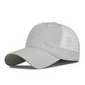 Cappellino a rete grigio chiaro ad asciugatura rapida con ricamo Sport e cinturino - Regolabile / Grigio chiaro