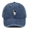 Gorra de béisbol vintage azul marino con bordado de astronauta y visera con efecto usado - Ajustable / Azul Marino Distressed