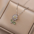 Silver Green Leaf Daisy (X0487)
