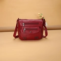 Borsa a tracolla bordeaux in pelle PU con zip multiple e dettagli a cuore in metallo - Rosso