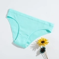 Culotte en coton côtelé bleu clair pour femme en tissu respirant sur fond blanc - Vert clair