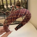 Rode geruite tweed hoofdband met een gouden embleem en handgemaakt label voor de winter - Rood