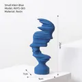 Abstract gezichtsbeeld van hars in Klein Blauw, modern decoratief ornament voor huis, 25cm - Klein / Klein Blauw
